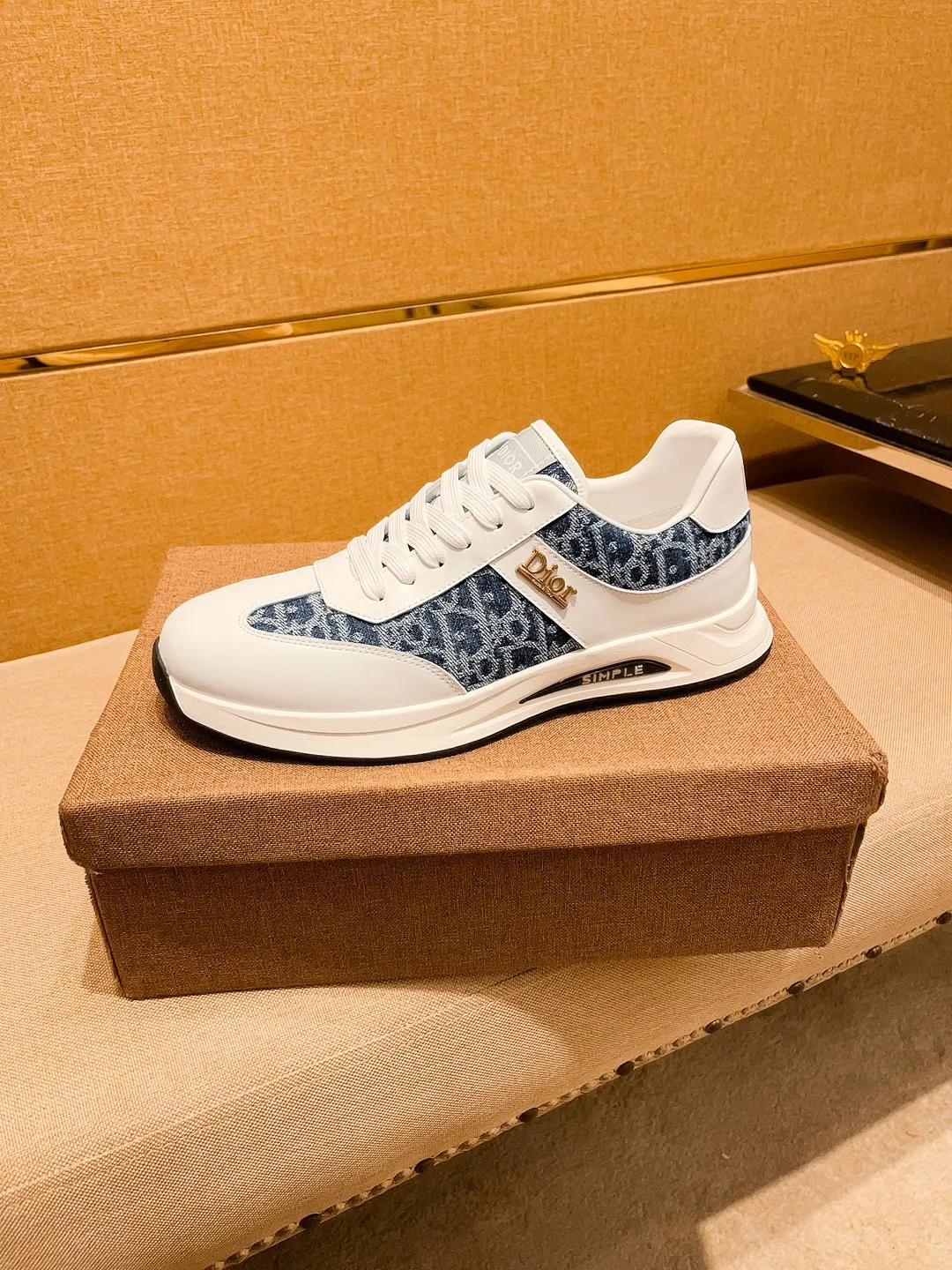 Men's shoes 💰 420💰🔥【Dior】🔥High-end brand of men's shoes official website 1:1 latest masterpiece: the upper is made of Italian imported first-layer cowhide with technical cloth fabric, the original comfortable and breathable lining ➕the original non-slip and wear-resistant outsole🔥, making walking more convenient and comfortable! An exclusive new model, a stunning work, a beautiful 1:1 replica [color] compared to the official quality! Create a fashionable personality to set off your uniqueness! A must-have for trendy men! Classic🔥Size: 38-44 Color: 🔥 2⃣️colors available🔥